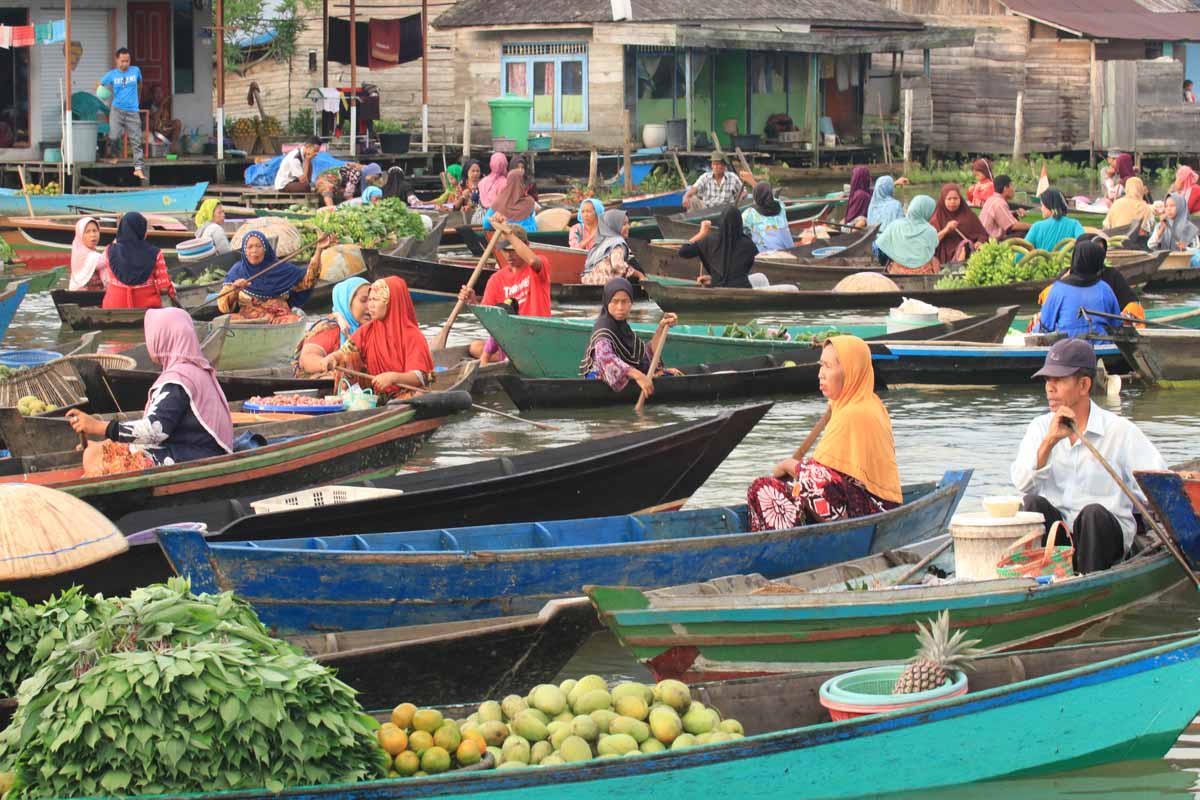 Berbelanja di Pasar Terapung Lok Baintan